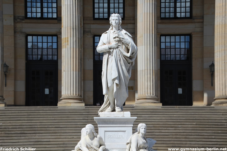 Denkmal Friedrich Schiller auf dem Berliner Gendarmenmarkt